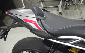 TRIUMPH STREET TRIPLE RS 2020