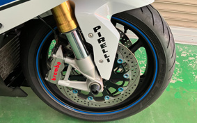 BMW HP4 2013 0D01
