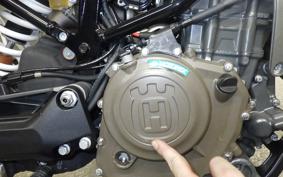 HUSQVARNA SVARTPILEN 401 2019