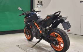 KTM 890 DUKE R 2022