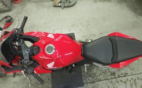 HONDA CBR650R E-Clutch 2025 RH17