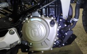 HUSQVARNA SVARTPILEN 401 2022