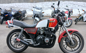 YAMAHA XJ550 2023 4V8