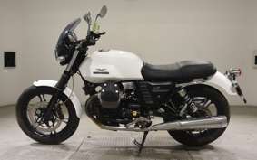 MOTO GUZZI V7 STONE 2015