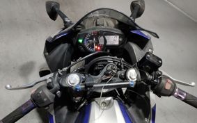 YAMAHA YZF-R25
