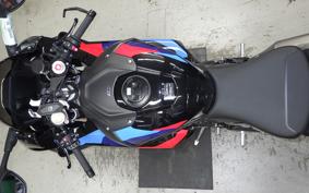 BMW M1000RR 2025