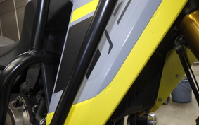 SUZUKI Vストローム800DE EM1BA