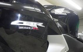 HONDA CBR250R GEN 3 2003 MC41
