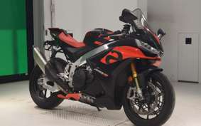 APRILIA RSV4 1100ファクトリ 2023
