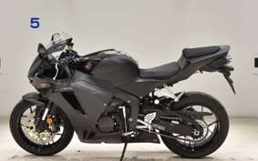 HONDA CBR600RR 2025 PC40