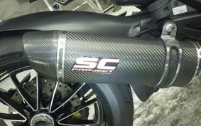 DUCATI DIAVEL 2015