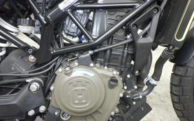 HUSQVARNA SVARTPILEN 401 2023