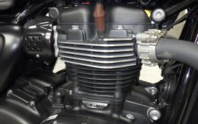 TRIUMPH STREET TWIN 2018
