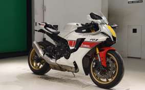 YAMAHA YZF-R1 2023