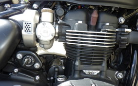 TRIUMPH BONNEVILLE BOBBER