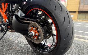 KTM 1290 SUPER DUKE GT 2016 V6940