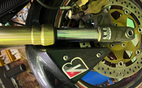 KAWASAKI Z1000 ZRT00A