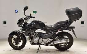 SUZUKI GSR250