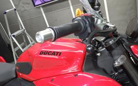 DUCATI STREETFIGHTER V2 2023