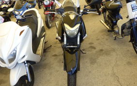 SUZUKI GSR250
