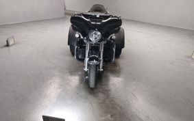 HARLEY  HARLEY FLHTCUTG1750 TRIKE  MAD