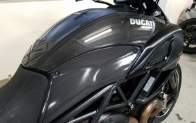 DUCATI DIAVEL CARBON 2013
