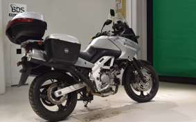 SUZUKI Vｽﾄﾛｰﾑ650 2004