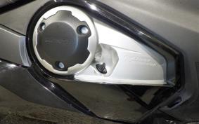 HONDA NM4 VULTUS -02 2015 RC82