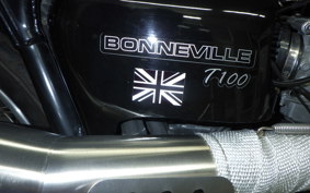 TRIUMPH BONNEVILLE T100 2006