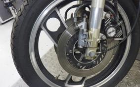 YAMAHA XJ750 E 1983 29R