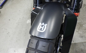 HUSQVARNA SVARTPILEN 401 2021
