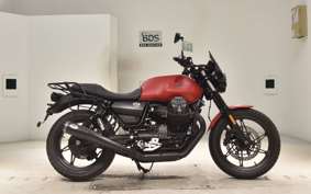 MOTO GUZZI V7 STONE 2023