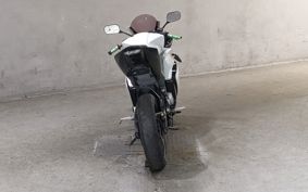 YAMAHA YZF-R125 RE06