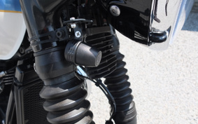 TRIUMPH BONNEVILLE T100 2016 DAD70G