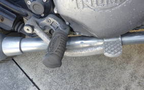 TRIUMPH THUNDERBIRD 900 1995