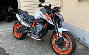 KTM 890 DUKE R 2023 TU940