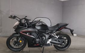 HONDA CBR650R E-Clutch 2025 RH17