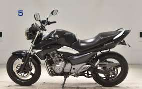 SUZUKI GSR250