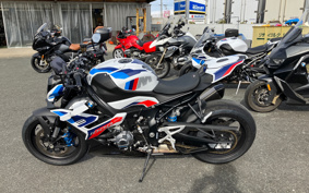 BMW M1000R 2024 0E81