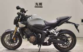 HONDA CB650R E-Clutch 2025 RH17