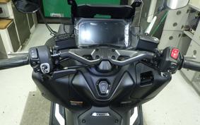 YAMAHA T-MAX 560 2026 SJ21J