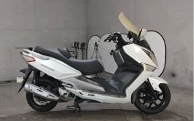 SYM GTS125i ..