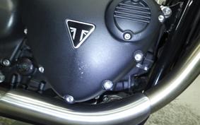 TRIUMPH STREET TWIN 2021