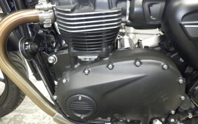 TRIUMPH STREET TWIN 2022