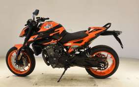 KTM 890 DUKE GP 2023