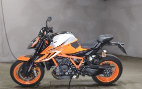 KTM 1290 SUPER  DUKE R 2022 V3940
