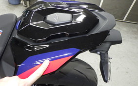 BMW M1000R 2025