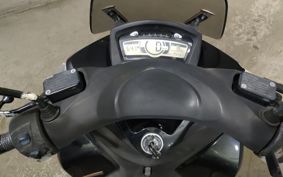 YAMAHA TRICITY 125 SE82J