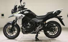 SUZUKI Vｽﾄﾛｰﾑ250A 2010
