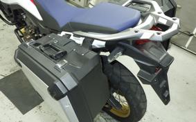 HONDA CRF1000L AFRICA TWIN 2016 SD04